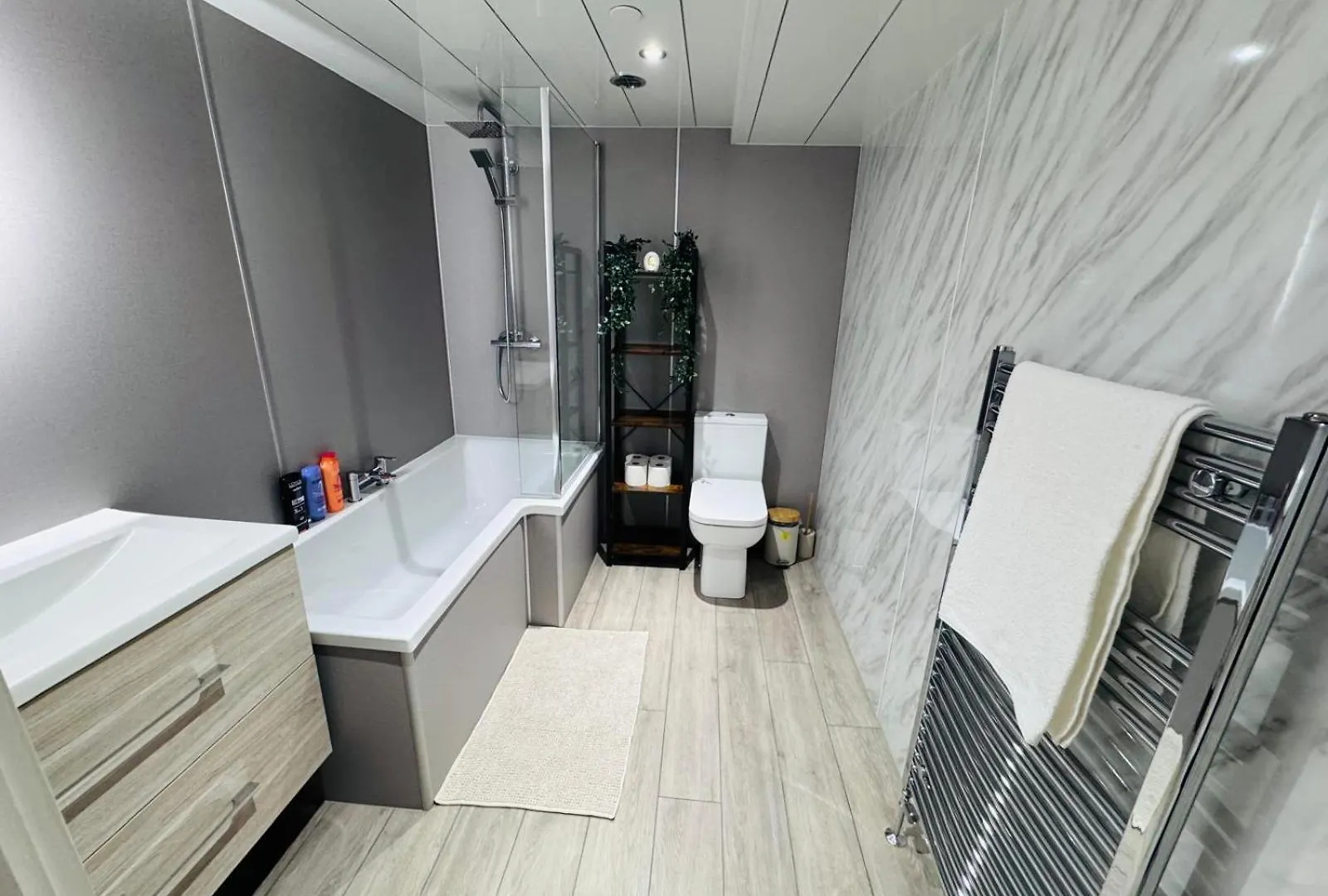 아파트 Ash Residence Flat C 애버딘