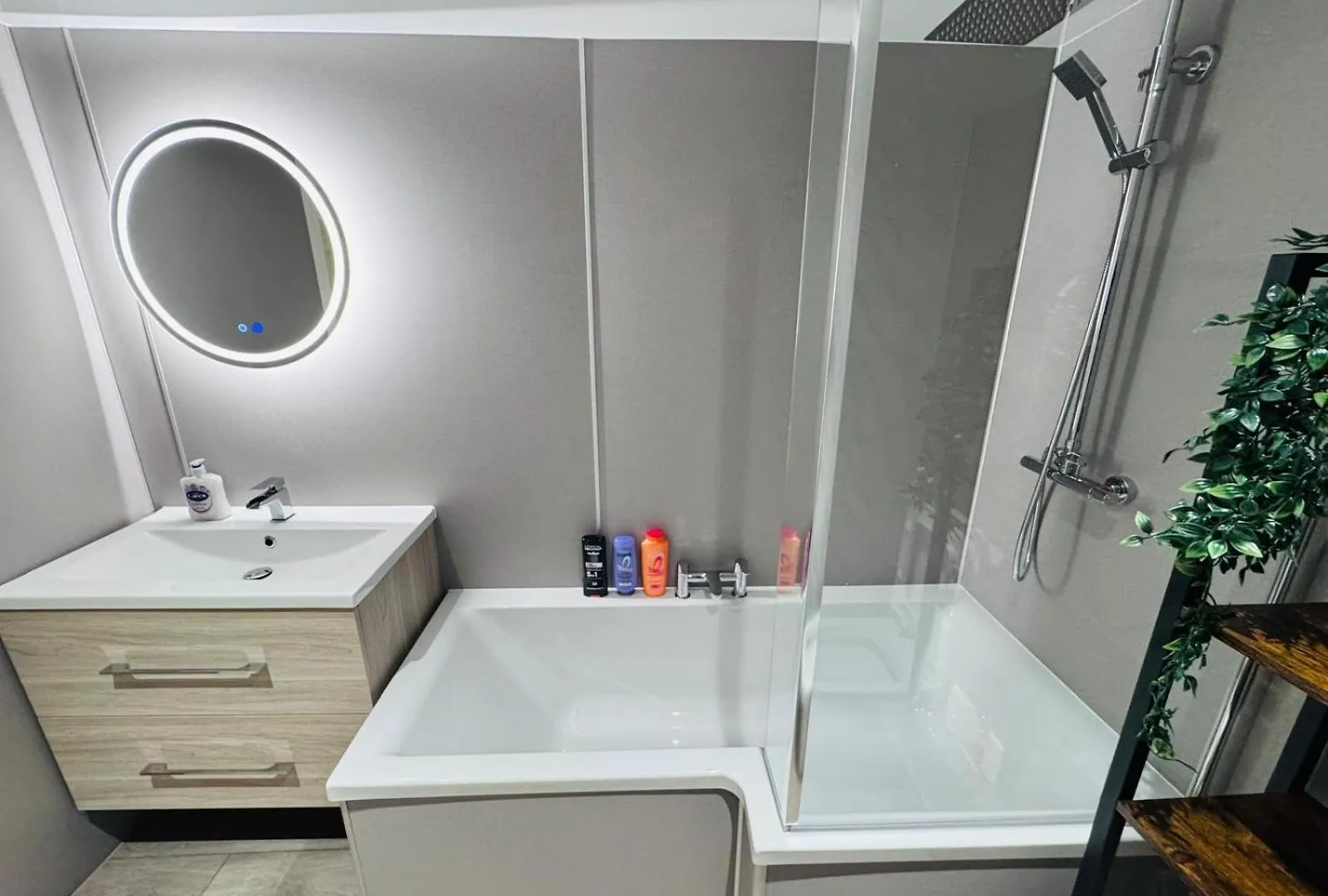 Ash Residence Flat C 애버딘 아파트