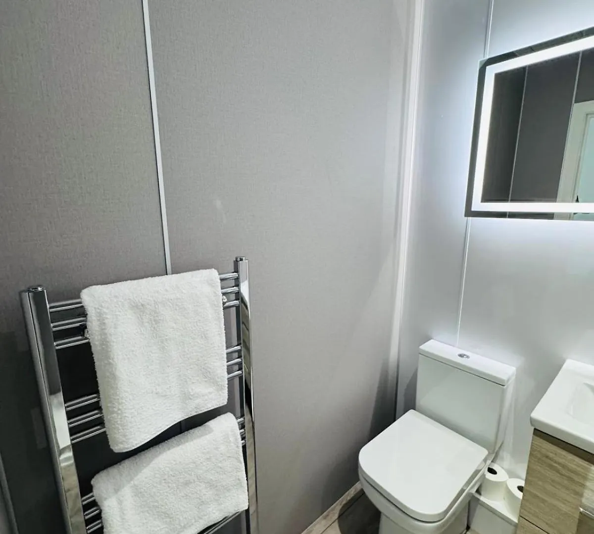 아파트 Ash Residence Flat C 애버딘